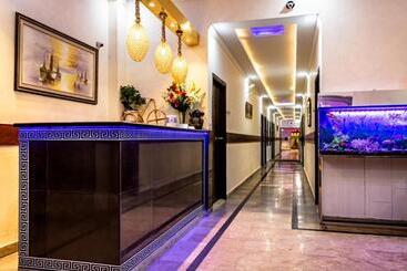 Rose Palace Hotel, Gulberg