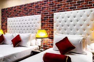 Rose Palace Hotel, Gulberg