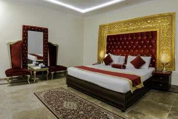 Rose Palace Hotel, Gulberg