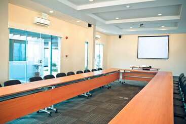 هتل Santomas Suites