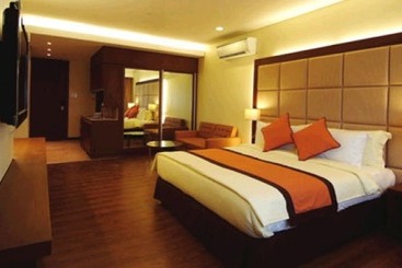 هتل Santomas Suites