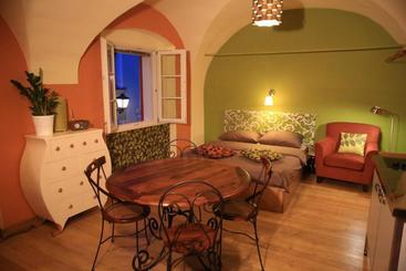 تختخواب و صبحانه Muzikafe Home Of Culture