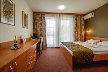 استراحتگاه Wellness Hotel Thermal