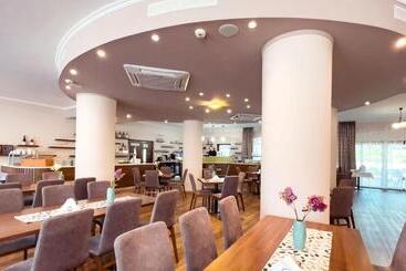 استراحتگاه Wellness Hotel Thermal