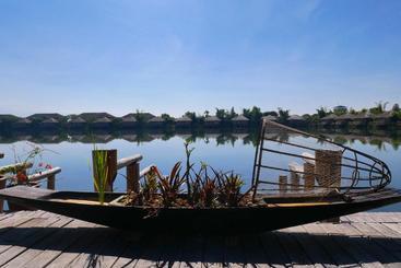 Royal Nadi Resort