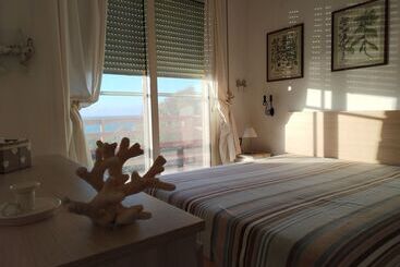 A Vacation That Becomes A Dream - Arbus