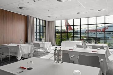 Corendon Amsterdam Schiphol Airport, a Tribute Portfolio Hotel