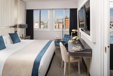 The Level at Meliá Castilla - Madrid