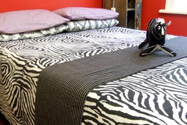 هاستل African Heart Backpackers