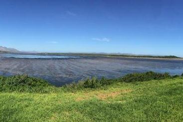 هاستل Hermanus Backpackers & Budget Accommodation