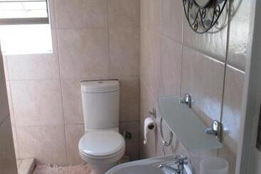 هاستل Hermanus Backpackers & Budget Accommodation