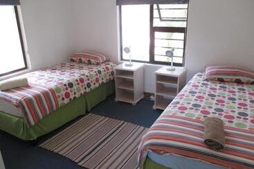 هاستل Hermanus Backpackers & Budget Accommodation