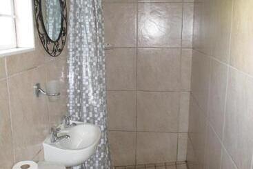 هاستل Hermanus Backpackers & Budget Accommodation