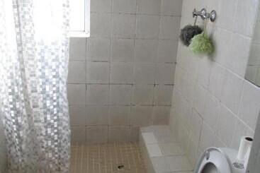 هاستل Hermanus Backpackers & Budget Accommodation