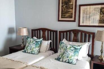 민박 3coloursblue Guest House