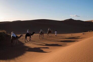 تختخواب و صبحانه Karim Sahara