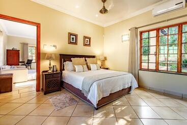 تختخواب و صبحانه Country Lane Lodge