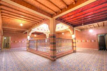 تختخواب و صبحانه Kasbah Taborihte