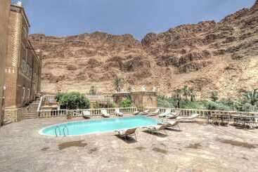 تختخواب و صبحانه Kasbah Taborihte
