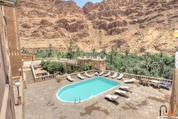 تختخواب و صبحانه Kasbah Taborihte