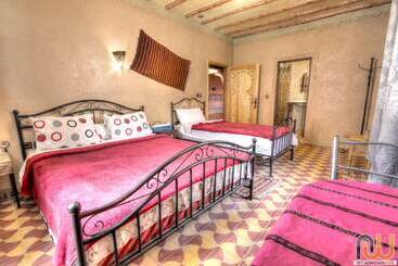 تختخواب و صبحانه Kasbah Taborihte