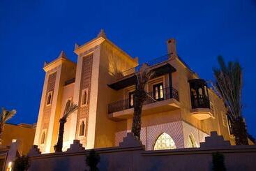 تختخواب و صبحانه Le Temple Des Arts