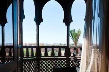 تختخواب و صبحانه Le Temple Des Arts