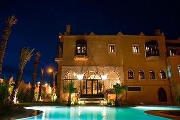 تختخواب و صبحانه Le Temple Des Arts