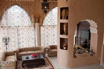 تختخواب و صبحانه Le Temple Des Arts
