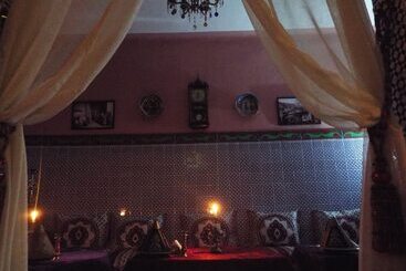 تختخواب و صبحانه Maison Adam