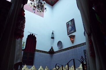 تختخواب و صبحانه Maison Adam