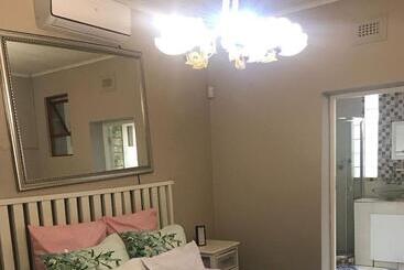 تختخواب و صبحانه Muco Guest House