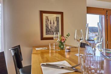 تختخواب و صبحانه Pension & Restaurant Patriot Trnava