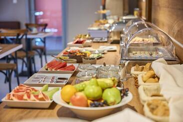 تختخواب و صبحانه Pension & Restaurant Patriot Trnava