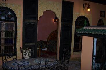 تختخواب و صبحانه Riad Benchekroun