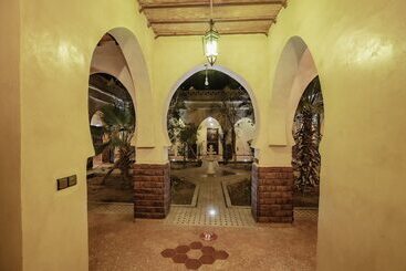 تختخواب و صبحانه Riad Mamouche