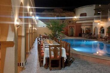 تختخواب و صبحانه Riad Mamouche