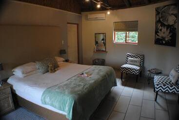 تختخواب و صبحانه Roundhouse Guesthouse