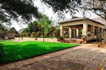 تختخواب و صبحانه Thaba Legae Guest Lodge