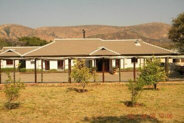 تختخواب و صبحانه Thaba Legae Guest Lodge