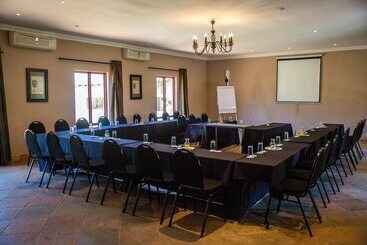 تختخواب و صبحانه Thaba Legae Guest Lodge