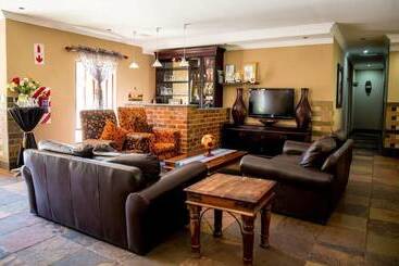 تختخواب و صبحانه Thaba Legae Guest Lodge