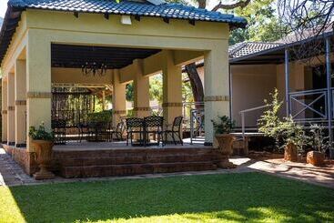 تختخواب و صبحانه Thaba Legae Guest Lodge