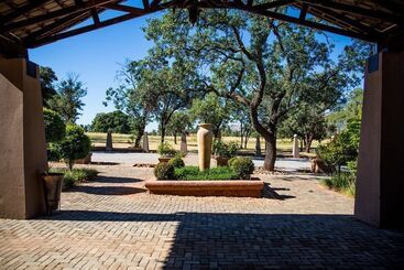 تختخواب و صبحانه Thaba Legae Guest Lodge
