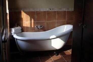 تختخواب و صبحانه Thaba Legae Guest Lodge