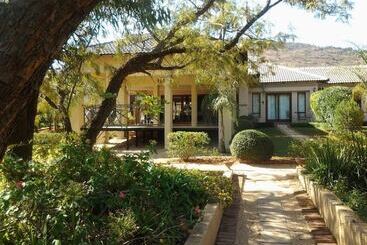تختخواب و صبحانه Thaba Legae Guest Lodge