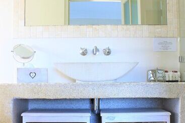 تختخواب و صبحانه Villa Blu Guesthouse