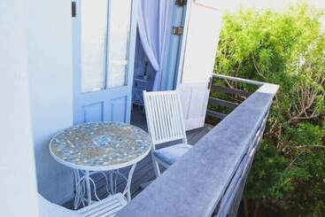 تختخواب و صبحانه Villa Blu Guesthouse