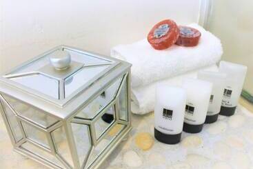 تختخواب و صبحانه Villa Blu Guesthouse