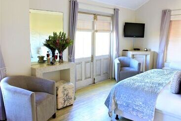 تختخواب و صبحانه Villa Blu Guesthouse